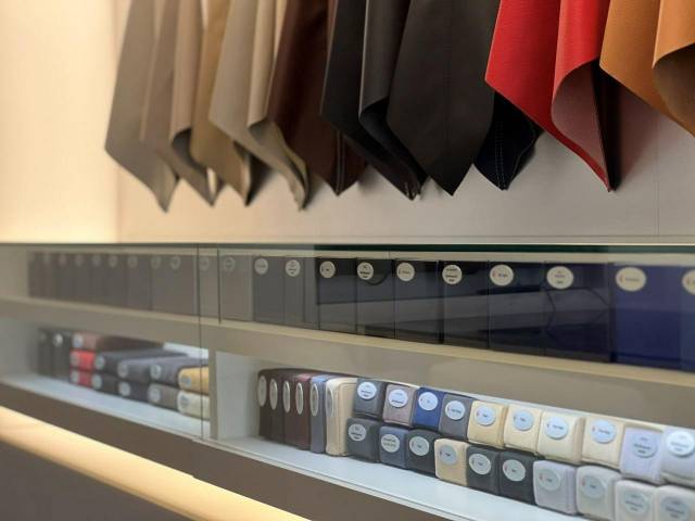 マセラティ ＭＣ２０ ベースグレード 0.2万Km 2,703.6万円(東京都)[122]の中古車詳細