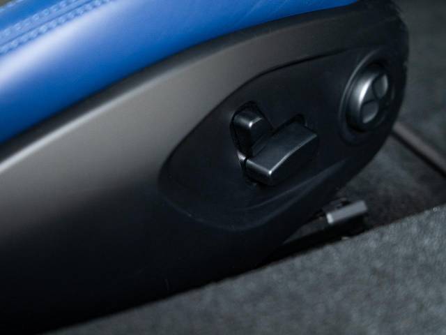 マセラティ ＭＣ２０ ベースグレード 0.2万Km 2,703.6万円(東京都)[122]の中古車詳細