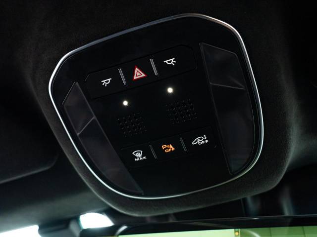 マセラティ ＭＣ２０ ベースグレード 0.2万Km 2,703.6万円(東京都)[122]の中古車詳細