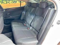 ＥＳ ＥＳ３００ｈの中古車画像