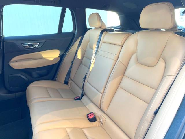 ボルボ Ｖ６０ クロスカントリー Ｂ５ ＡＷＤ プロ 1.8万Km (神奈川県)[426]の中古車詳細