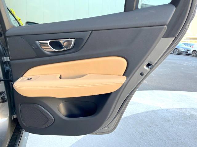 ボルボ Ｖ６０ クロスカントリー Ｂ５ ＡＷＤ プロ 1.8万Km (神奈川県)[426]の中古車詳細