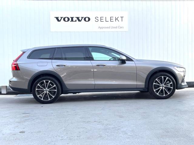 ボルボ Ｖ６０ クロスカントリー Ｂ５ ＡＷＤ プロ 1.8万Km (神奈川県)[426]の中古車詳細
