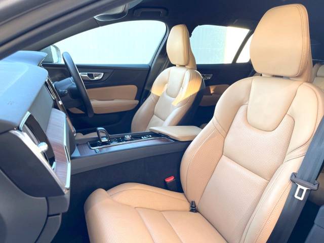 ボルボ Ｖ６０ クロスカントリー Ｂ５ ＡＷＤ プロ 1.8万Km (神奈川県)[426]の中古車詳細