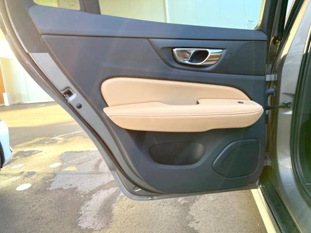 ボルボ Ｖ６０ クロスカントリー Ｂ５ ＡＷＤ プロ 1.8万Km (神奈川県)[426]の中古車詳細