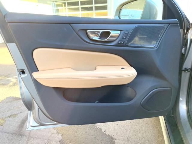 ボルボ Ｖ６０ クロスカントリー Ｂ５ ＡＷＤ プロ 1.8万Km (神奈川県)[426]の中古車詳細