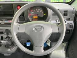 ハイゼットカーゴ デッキバンの中古車画像