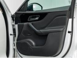 Ｆペイス ピュアの中古車画像