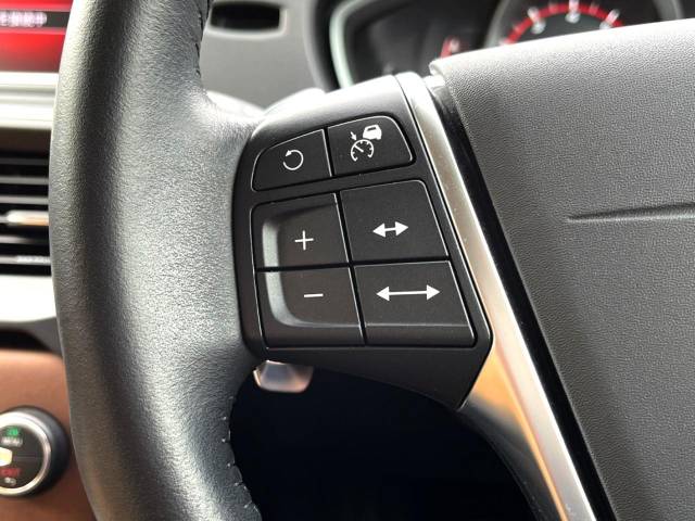 ボルボ Ｖ４０ クロスカントリー Ｔ５ ＡＷＤ サマム 2.3万Km (神奈川県)[001]の中古車詳細