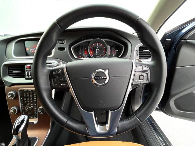 ボルボ Ｖ４０ クロスカントリー Ｔ５ ＡＷＤ サマム 2.3万Km (神奈川県)[001]の中古車詳細