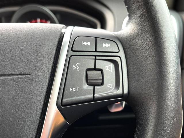 ボルボ Ｖ４０ クロスカントリー Ｔ５ ＡＷＤ サマム 2.3万Km (神奈川県)[001]の中古車詳細