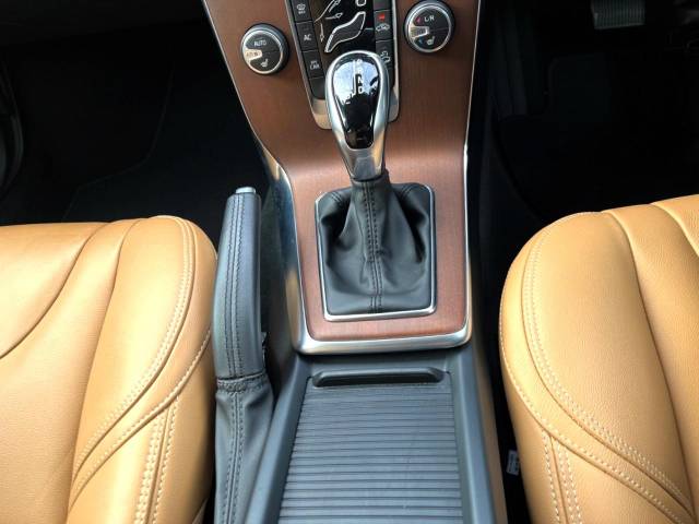 ボルボ Ｖ４０ クロスカントリー Ｔ５ ＡＷＤ サマム 2.3万Km (神奈川県)[001]の中古車詳細