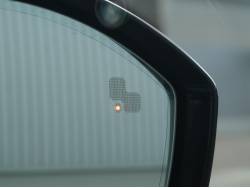 レンジローバーヴェラール Ｒ ダイナミック Ｓ ２５０ＰＳ エアサスペンション装着車の中古車画像