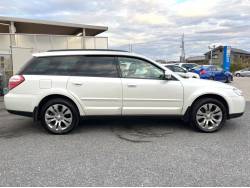 レガシィアウトバック ３．０Ｒアイサイトの中古車画像