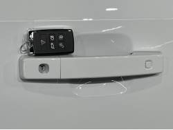 ディフェンダー １１０ベースグレード Ｐ３００ エアサスペンション装着車の中古車画像