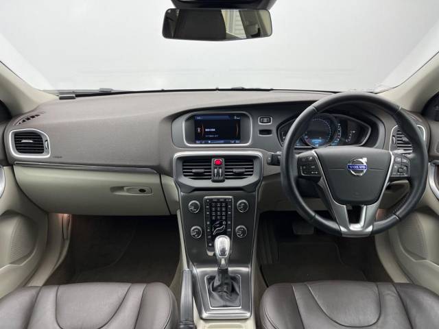 ボルボ Ｖ４０ Ｔ４ ＳＥ 3.5万Km (大阪府)[929]の中古車詳細