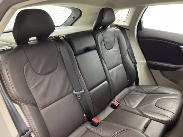 ボルボ Ｖ４０ Ｔ４ ＳＥ 3.5万Km (大阪府)[929]の中古車詳細