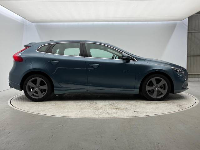 ボルボ Ｖ４０ Ｔ４ ＳＥ 3.5万Km (大阪府)[929]の中古車詳細