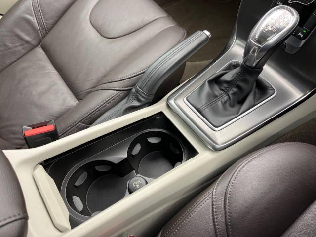 ボルボ Ｖ４０ Ｔ４ ＳＥ 3.5万Km (大阪府)[929]の中古車詳細