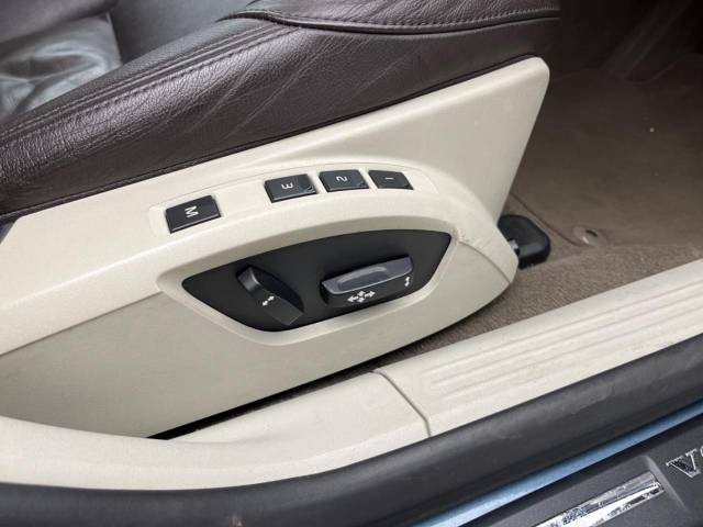 ボルボ Ｖ４０ Ｔ４ ＳＥ 3.5万Km (大阪府)[929]の中古車詳細