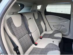 Ｖ４０ Ｄ４ アマゾンブルーエディションの中古車画像