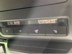 ＭＡＺＤＡ３ファストバック ２０Ｓ １００周年特別記念車 ２０２０ＷＣＤＯＴＹ受賞記念モデルの中古車画像