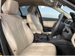 ３シリーズ ３３０ｅラグジュアリーアイパフォーマンスの中古車画像