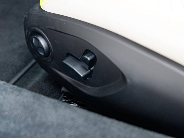 マセラティ ＭＣ２０ ベースグレード 0.2万Km 2,797.3万円(愛知県)[892]の中古車詳細