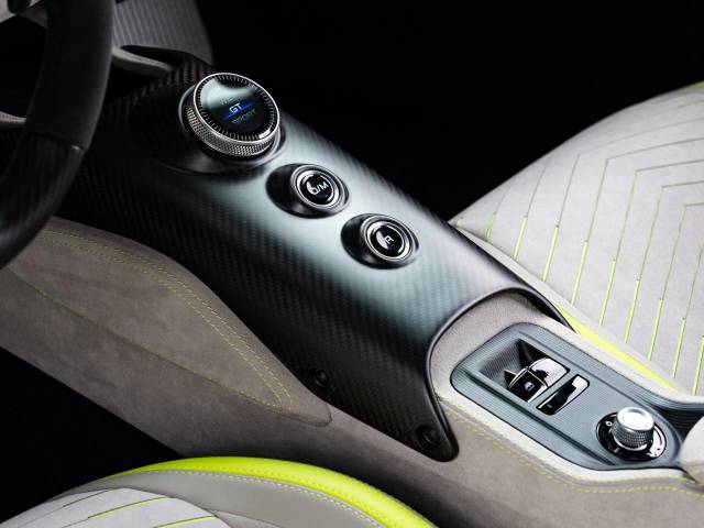 マセラティ ＭＣ２０ ベースグレード 0.2万Km 2,797.3万円(愛知県)[892]の中古車詳細