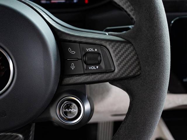 マセラティ ＭＣ２０ ベースグレード 0.2万Km 2,797.3万円(愛知県)[892]の中古車詳細