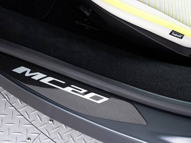 マセラティ ＭＣ２０ ベースグレード 0.2万Km 2,797.3万円(愛知県)[892]の中古車詳細