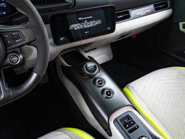 マセラティ ＭＣ２０ ベースグレード 0.2万Km 2,797.3万円(愛知県)[892]の中古車詳細