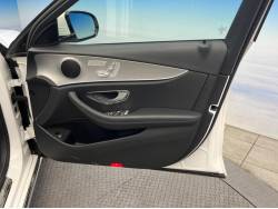 Ｅクラスステーションワゴン Ｅ２２０ｄ ステーションワゴン アバンギャルドの中古車画像