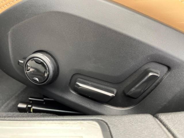 ボルボ Ｖ６０ Ｔ５ インスクリプション 3.4万Km (大阪府)[444]の中古車詳細