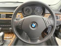 ３シリーズ ３２０ｉの中古車画像