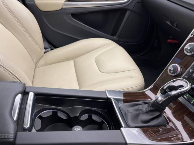 ボルボ Ｖ６０ クロスカントリー Ｄ４ クラシック 3.9万Km (大阪府)[518]の中古車詳細