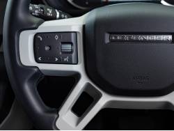 ディフェンダー １１０Ｘ－ダイナミックＳＥ Ｄ３００ コイルサスペンション装着車の中古車画像