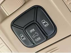 ヴェルファイア ２．４Ｘ サイドリフトアップシート装着車の中古車画像