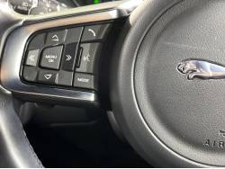 Ｅペイス Ｒ‐ダイナミック ＳＥ ２５０ＰＳの中古車画像