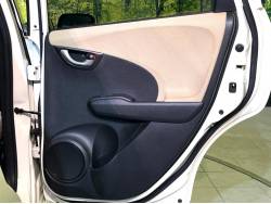 フィット Ｘの中古車画像