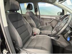 ゴルフトゥーラン ＴＳＩ コンフォートラインの中古車画像