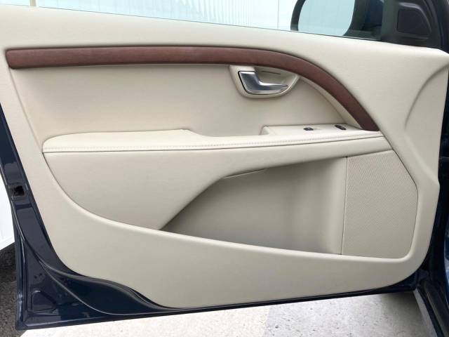 ボルボ Ｖ７０ Ｔ５ ＳＥ 2.1万Km (神奈川県)[132]の中古車詳細