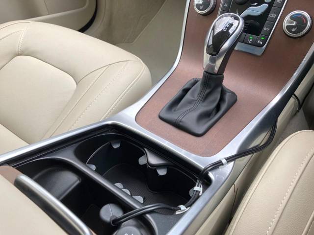 ボルボ Ｖ７０ Ｔ５ ＳＥ 2.1万Km (神奈川県)[132]の中古車詳細