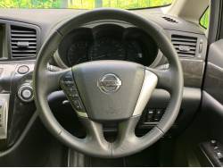 エルグランド ライダー ブラックライン 黒本革シートの中古車画像