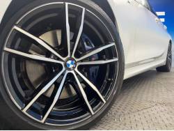 ３シリーズ ３３０ｉ Ｍスポーツの中古車画像