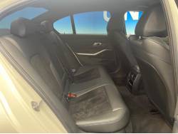 ３シリーズ ３３０ｉ Ｍスポーツの中古車画像