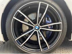 ３シリーズ ３３０ｉ Ｍスポーツの中古車画像