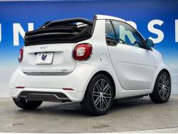 スマートフォーツーカブリオ ホワイトブラウン エディションの中古車画像