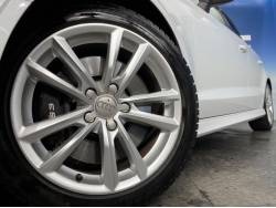 Ｓ３セダン ベースグレードの中古車画像