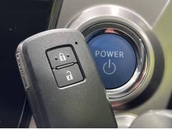 プリウスα Ｇの中古車画像